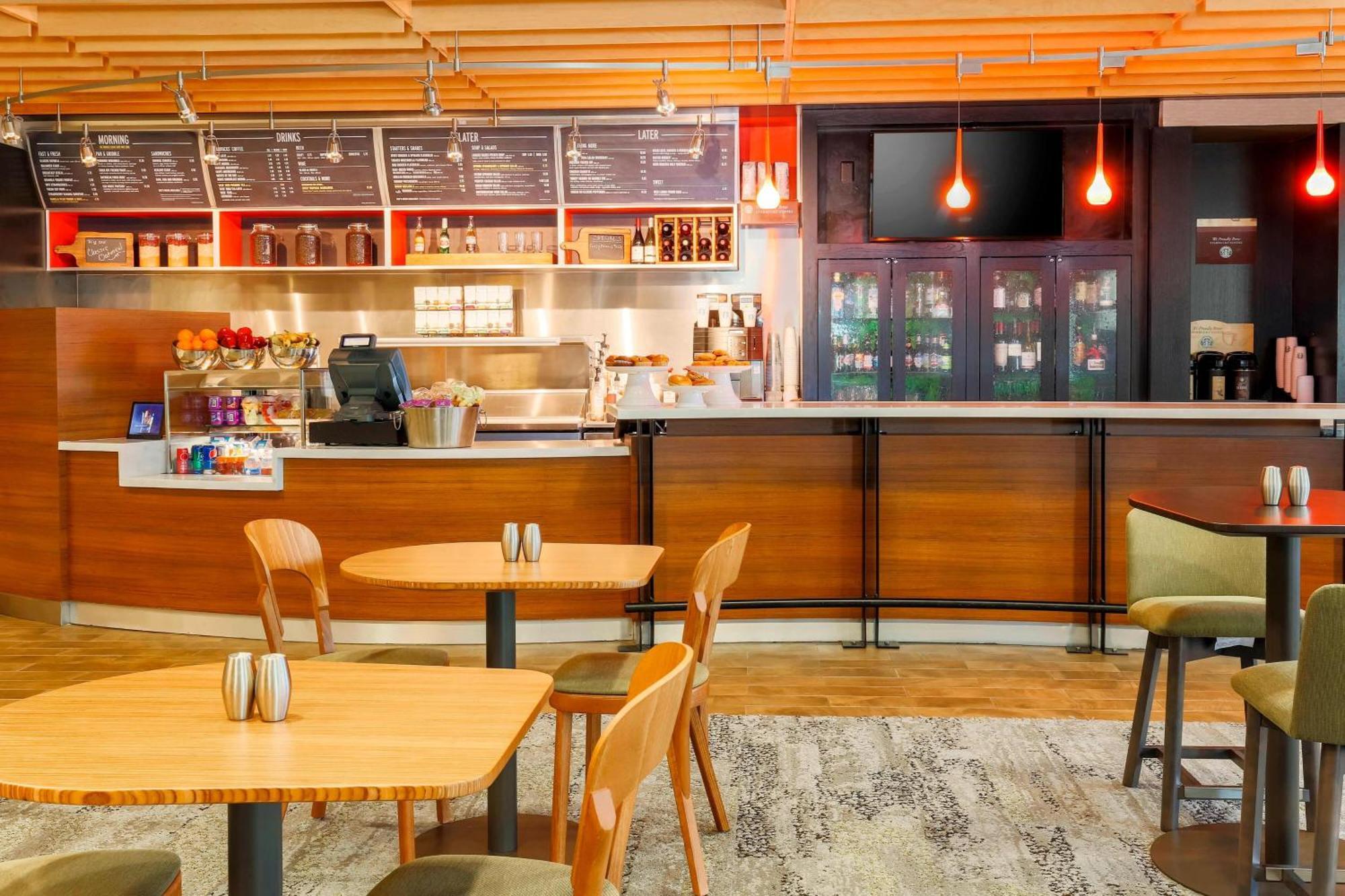 Courtyard By Marriott Dallas South Arlington